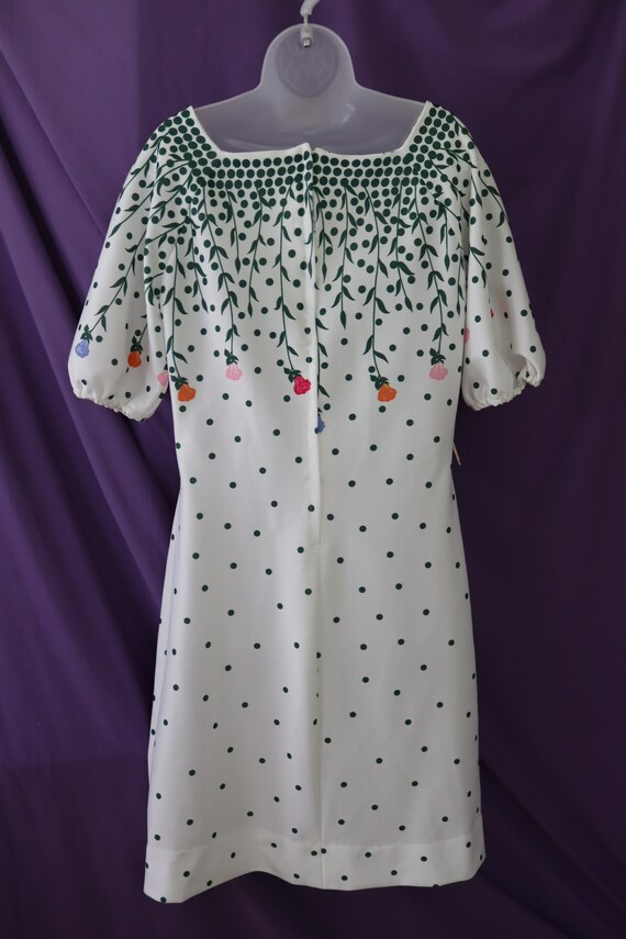 Vintage 1960s/1970s White and Green Polka Dot and… - image 5