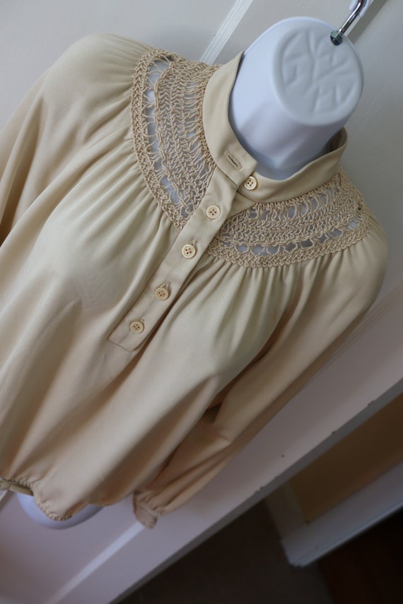 Vintage Tan Knit Pullover Top with Macrame-style n