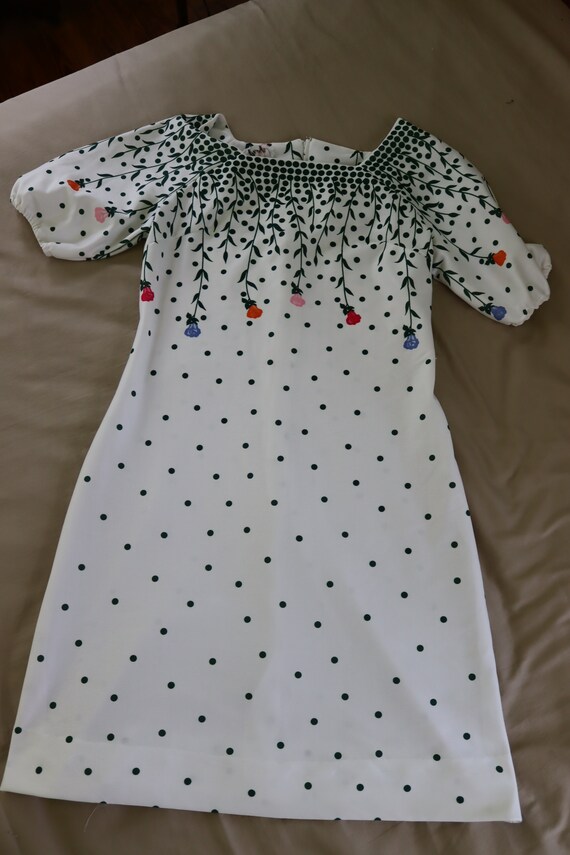 Vintage 1960s/1970s White and Green Polka Dot and… - image 4