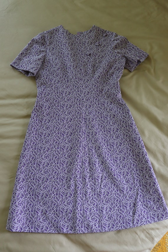 1960s/1970s Purple Print Straight Dress in Polyes… - image 5