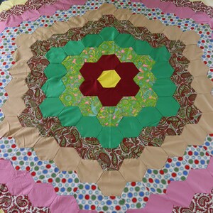 Vintage Hand-sewn Hexagon Quilt Top - Giant Grandmother&#39;s Flower Garden Quilt Top - Handmade patchwork quilt top for country farmhouse decor