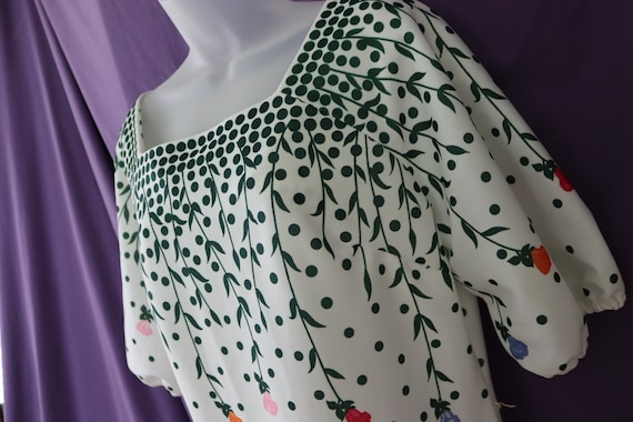 Vintage 1960s/1970s White and Green Polka Dot and… - image 1