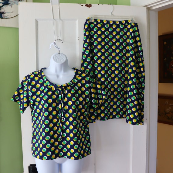 70s 2-piece Knit Dress - Vintage Handmade Navy With Green and Yellow Dots  Top and Matching Skirt in Polyester Double Knit Fabric - Etsy