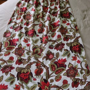Vintage Jacobean Print Quilted Bedspread and Matching Curtains Dark Red and Green on Natural Background image 4