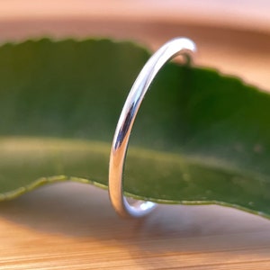 Anillo apilable de plata de ley / Plata maciza 925 / Reciclado / Para ella / Para él / Hecho a mano en el Reino Unido