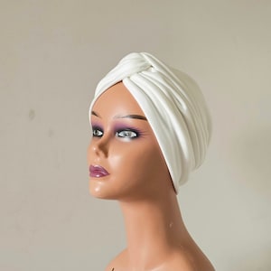 Tulband voor vrouwen, ivoorkleurige vintage tulband, voorgebonden hoofddoek, chemomuts, alopeciahoes, cadeau voor haar, voorgebonden tulband, muts