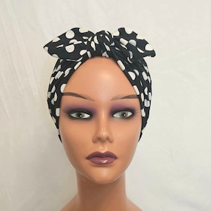 Gorro turbante con lazo de orejas de conejo, forrado en seda y con lunares, para mujer; regalo ideal para mujeres con alopecia por quimioterapia; gorro turbante de verano para mujer.