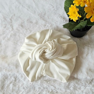 Adjustable knot turban for women, ivory colour vintage style pretied headwrap, alopecia cover, Turban Beanie for chemo, gift for her, boho