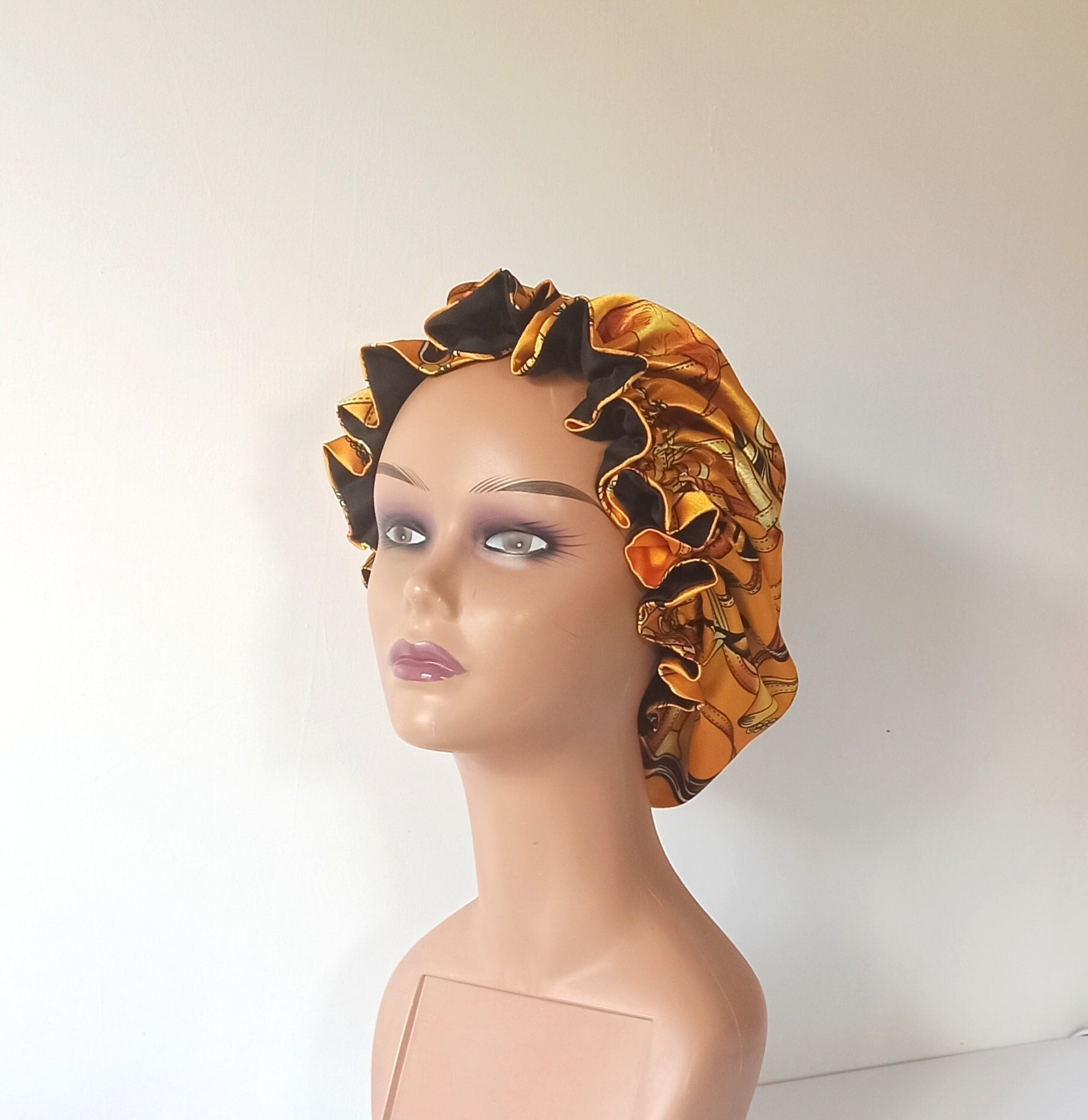 Handmade reversible satin sleep bonnet featuring a chic bee-inspired print Satin Bonnet, Reversible Satin Bonnet, Floral Print Silk  main image 2