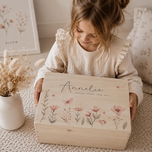 "Floral Magic" keepsake box with beautiful pink wildflowers, personalized with birth details, gift for birth, gift for christening