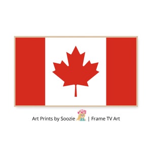 Könnte beinhalten: Ein gerahmter Druck der kanadischen Flagge mit einem roten Ahornblatt auf weißem Grund, flankiert von zwei roten vertikalen Balken. Der Rahmen hat eine hellbraune Farbe. Der Text unten lautet "Art Prints by Soozie | Frame TV Art."