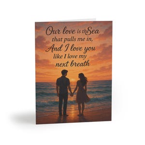 Impression d'art romantique coucher de soleil sur la plage, citation de couple Our Love Is the Sea se tenant la main, anniversaire, mariage ou cadeau de la Saint-Valentin