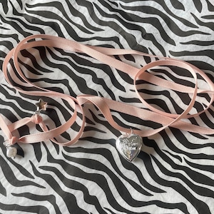 Collana girocollo con medaglione e fiocco da ballerina - Collana con nastro anni &#39;90