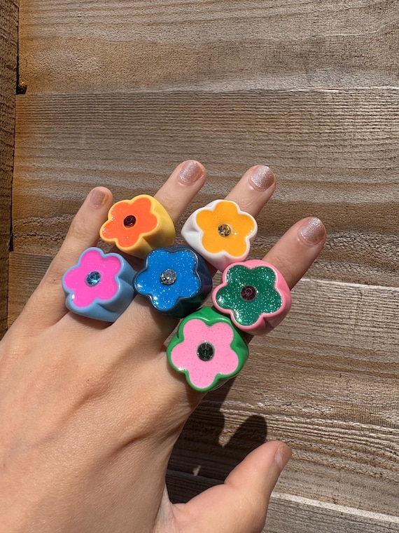 Chunky Daisy Resin Ring: Rhinestone Acrylic Flower Statement Ring