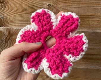 Coletero de flores de ganchillo hecho a mano: lazo para el pelo rosa y blanco