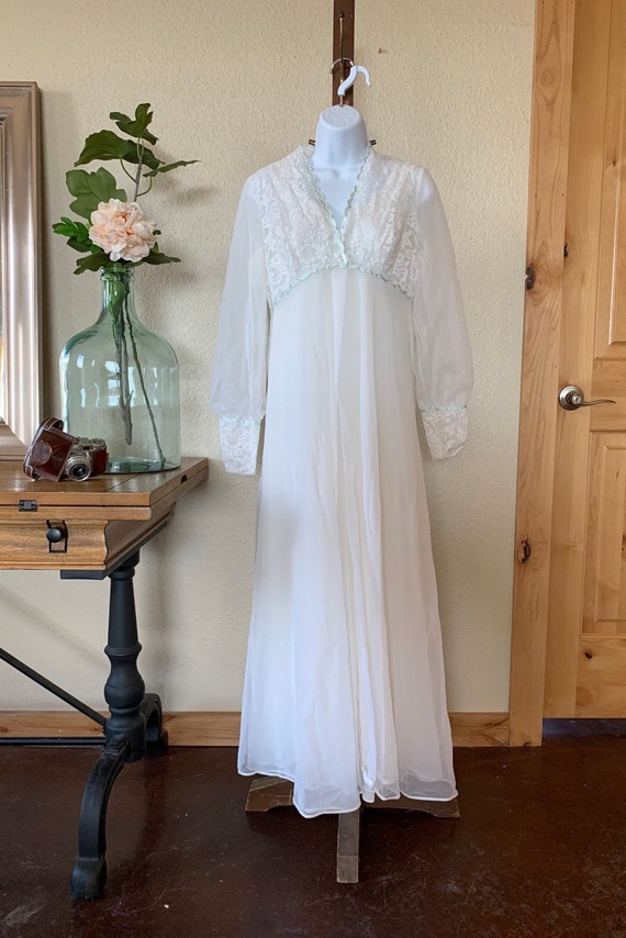 Vintage 1970’s Shadowline Nightgown and Robe Cover
