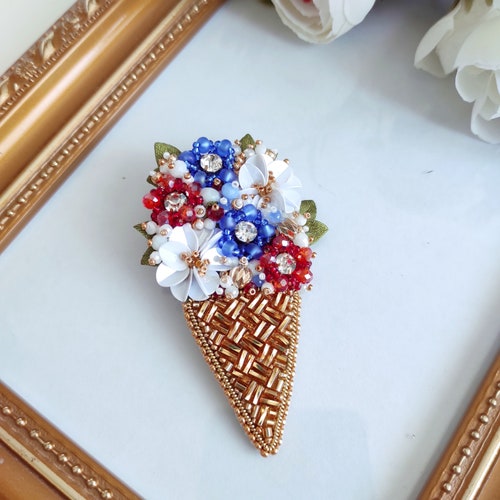 Broche fleur en perles, cadeau fête de l'indépendance