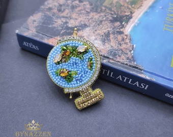 Bead Globe crystal pin, Traveler gifts, Geography Gifts for Her, Teacher gift for women, Science gifts, World Map Jewelry
