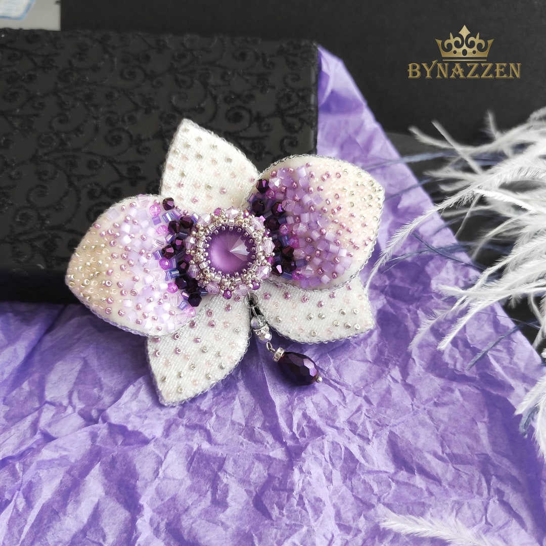 Broche Élégante Orchidée Cristal Zirconium Violet - Accessoire Mariée Et Soirée