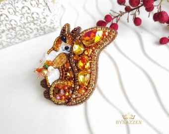 Embroidery Squirrel Brooch: Forest Animal Pin, Woodland Animal Jewelry, Nature Inspired Brooch, Autumn Jewelry