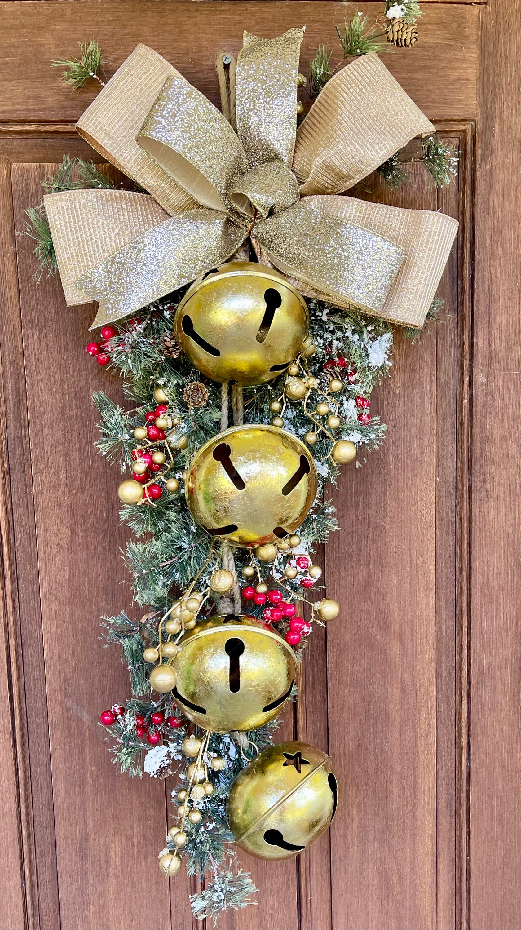 Minimalist Luxury Bell Christmas Swag, Traditional bell Christmas Wreath, Christmas Swag with bells in gold, Christmas Swag, Designer ribbon
