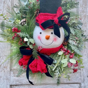 Snowman wreath, traditional snowman wreath, winter wreath, snowman decoration, Christmas wreath, frosty decoration, winter decor, Christmas