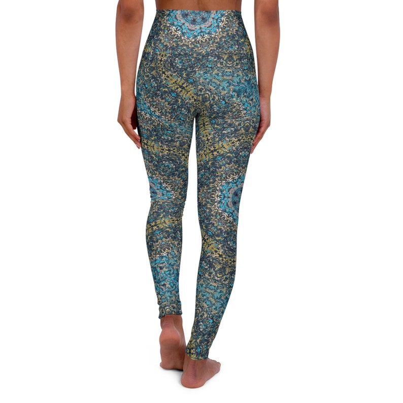 Leggings de yoga taille haute AOP image 2