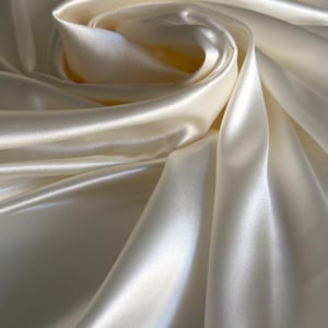 Tessuto di raso di seta italiano con elastan, colore champagne, seta di gelso, premium, tessuto di raso di seta italiano, seta elasticizzata, larghezza 110 cm