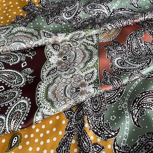 Tissu exclusif en satin de viscose italien, magnifique imprimé style ETRO, tissu design, de haute qualité, comme de la soie, vendu au mètre