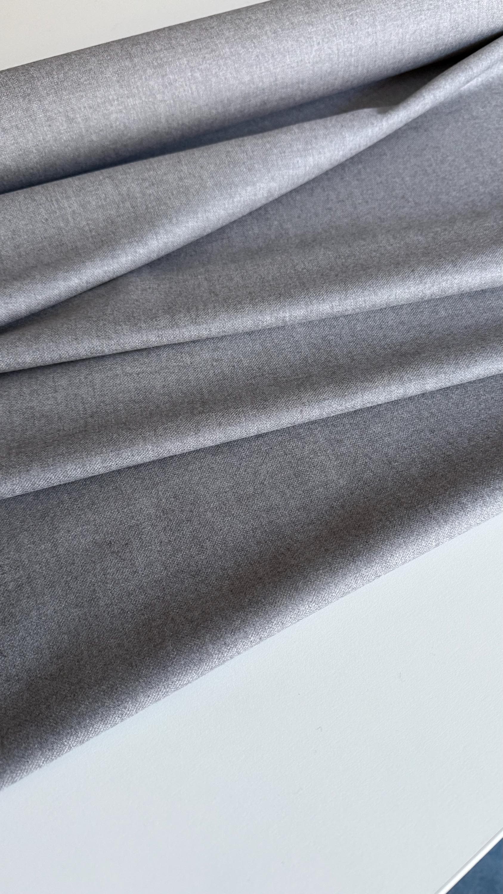Giacca con fascetta abbottonata Twill di lana vergine nero Giacca con fascetta abbottonata Twill di lana vergine nero