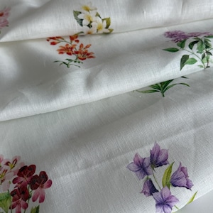 Exclusieve Italiaanse linnen stof, designstof in bekende designerstijl, hoge kwaliteit, bloemenprint