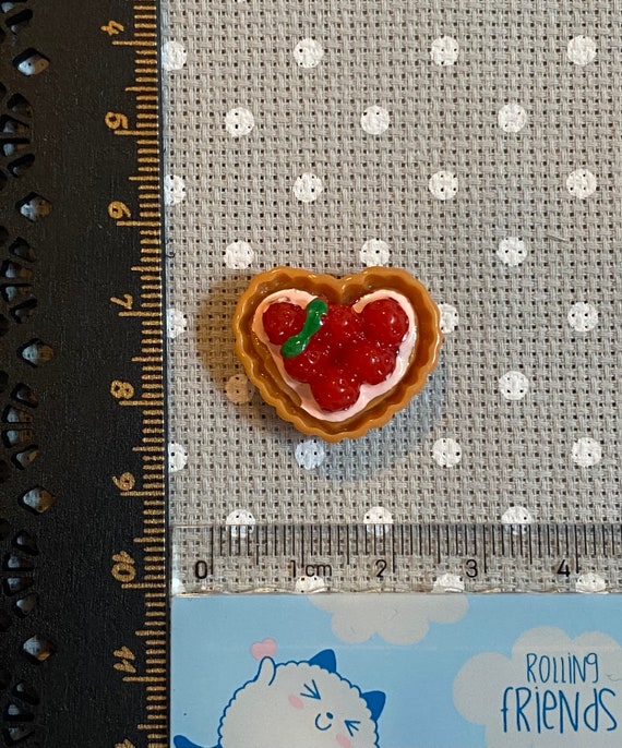 Strawberry Tart / 3d / Food / Dessert / Cake / Sweets / Needleminders /  Needleminder / Needle Minders / Magnetic/ Cross Stitch/ Embroidery 