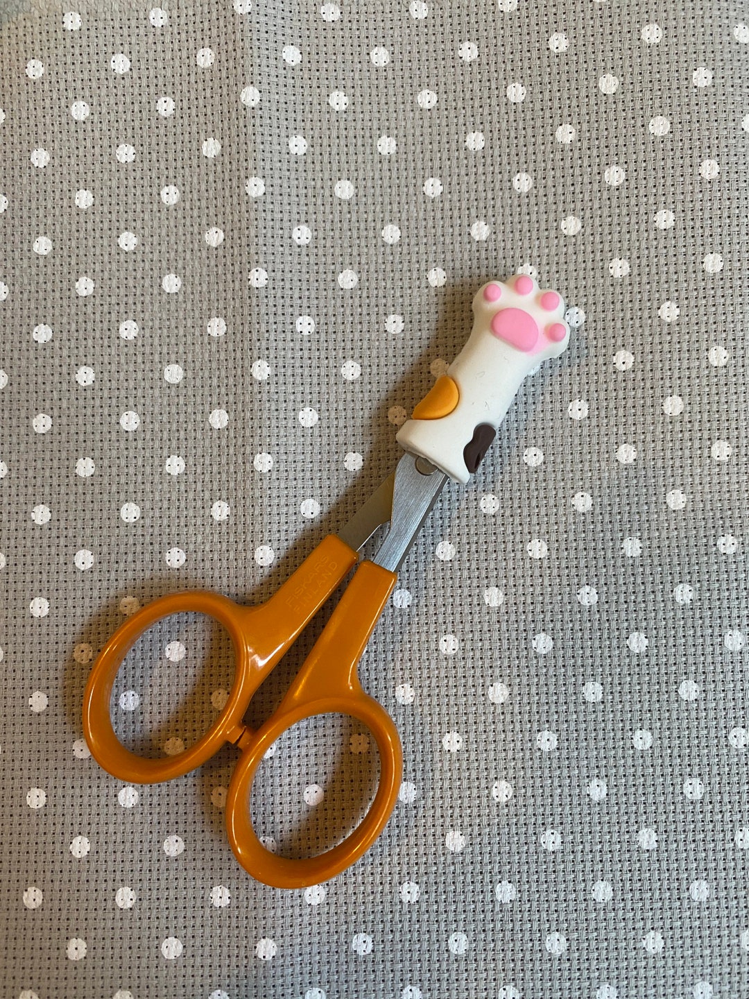 thumbnail image 2 of Cute Kawaii Cat Paw Scissors With Cover,Mini Portable Stainless Steel 2 of 13