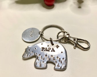 Daddy Bear keychain, Papa bear keychain with evergreen forest , dad keychain , personalized keychain, gift for dad, Father’s Day gift