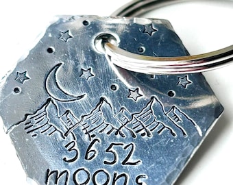10 years Wedding Anniversary gift, Aluminium Keychain, Traditional 10th Anniversary Aluminum keychain, Custom key ring, Personalized Gift