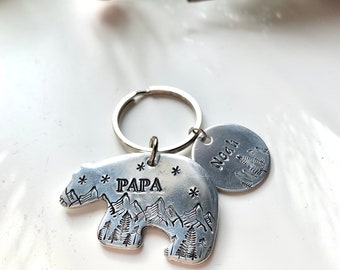 Daddy Bear keychain, Papa bear keychain with evergreen forest, dad mountain keychain, personalized keychain, gift for dad, Father’s Day gift