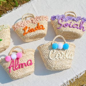 Personalized straw bridesmaid handbag, Custom hand-held gift basket, Summer Wedding Gift, Bridesmaid beach bag gif