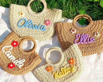 Personalized Straw Bridesmaid Handbag, Custom hand-held gift basket, Summer Wedding Gift, Bachelorette Party Gifts, Bridal Shower Gift