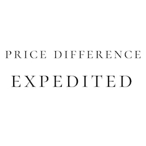 Peut inclure: Texte qui lit "PRICE DIFFERENCE EXPEDITED" dans une police noire sans empattement.
