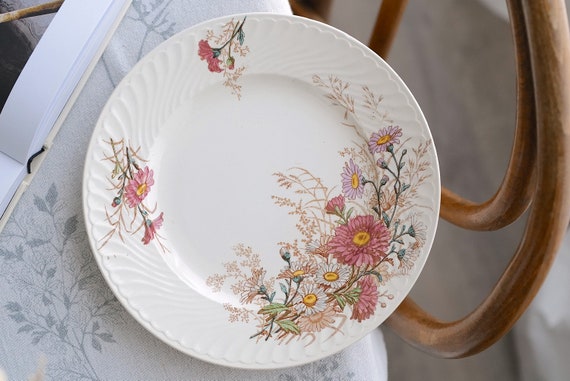 3 assiettes plates KG Lunéville à fleurs bleues