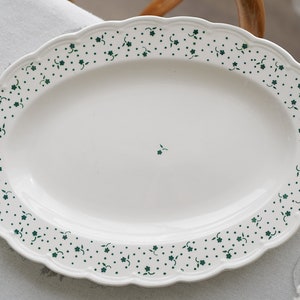 Vintage Boch&F La Louviére borde festoneado flor punteada 13 1/4" plato de servicio ovalado hecho en Bélgica