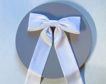 Ivory bridal, small satin bow, bridal shower bow, wedding hair bow, white hair bow, comb bow