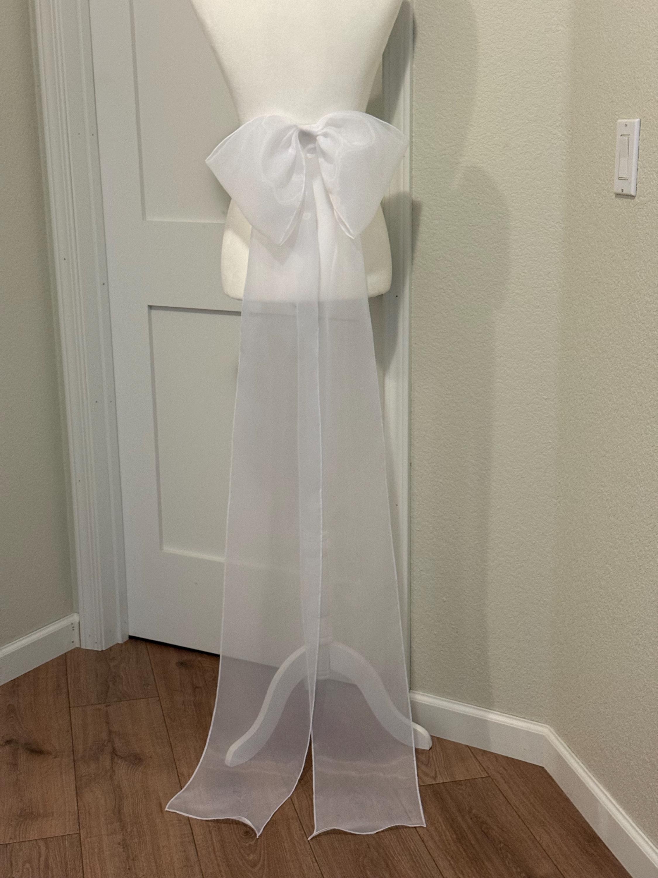 Ivory Oversized Organza Bridal Bow Veil, Detachable Wedding Dress Accessory Big Bow Chapel Length Bridal Veil Dotted Wedding Veil main image 2