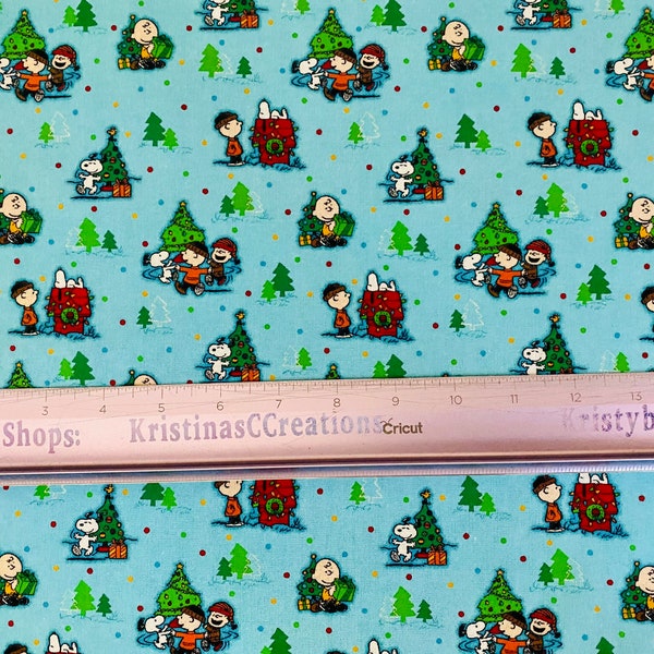 Snoopy Woodstock Christmas Winter à petite échelle tissu 100% coton coupé « gros huitième » coupé 18 pouces de haut x 11 pouces de large