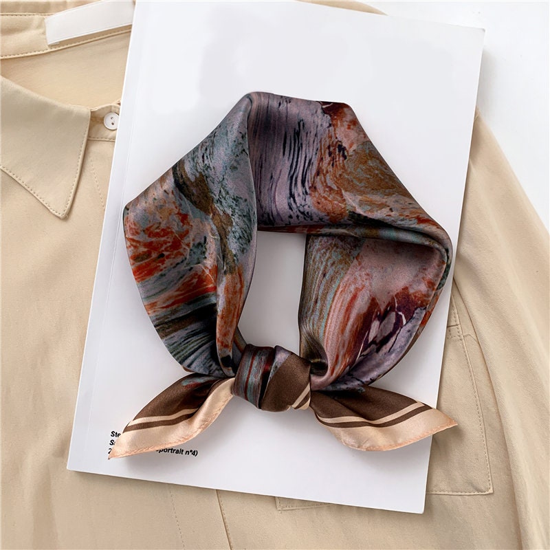 2021 New Women Fashion Louis Scarves Luxury Brand Designer Lady Silk Shawl  Neck Scarf for LV Birthday Gifts Factory Wholesale Top Quality - China  Luxury Silk Scarf and Luxury Scarf Sale price
