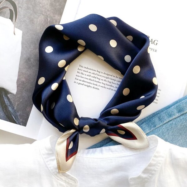 Écharpe carrée en soie à pois 53 cm, écharpe pour femme, écharpe tendance, bandana, foulard en soie, écharpe pour sac, idée cadeau, polka bleu