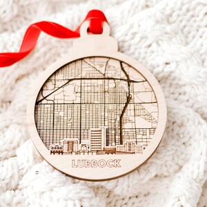 Ornament skyline kaart van Lubbock Texas - uniek kerstcadeau met reisthema, stadssouvenir en gepersonaliseerde aandenken