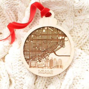 Ornament skyline kaart Miami Florida - uniek kerstcadeau met reisthema, stadssouvenir en gepersonaliseerde aandenken