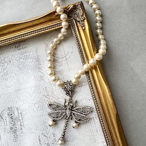 Jahrgang Heidi Daus Perle Libelle Kristall Halskette Boxed Glam Statement Bold Schmuck Choker