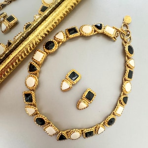 Anne Klein Black White Enamel Geometric Choker Necklace & Clip-On Earrings Set Gold-Tone 1990s Statement Vintage Jewelry